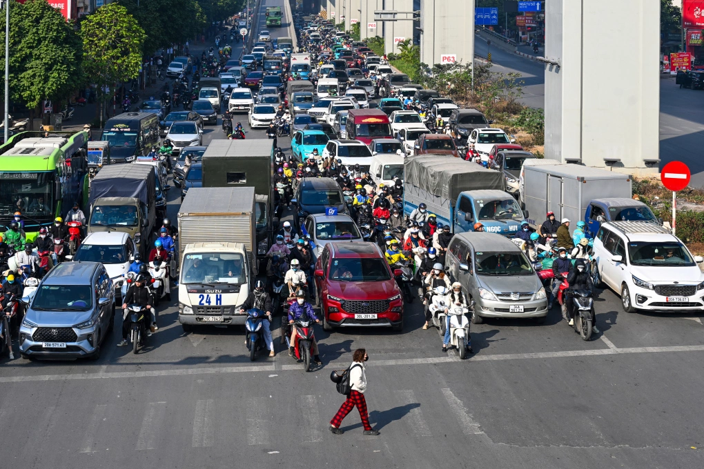 Hà Nội nghiên cứu tăng lệ phí trước bạ, phí biển số ôtô, xe máy chạy xăng, dầu